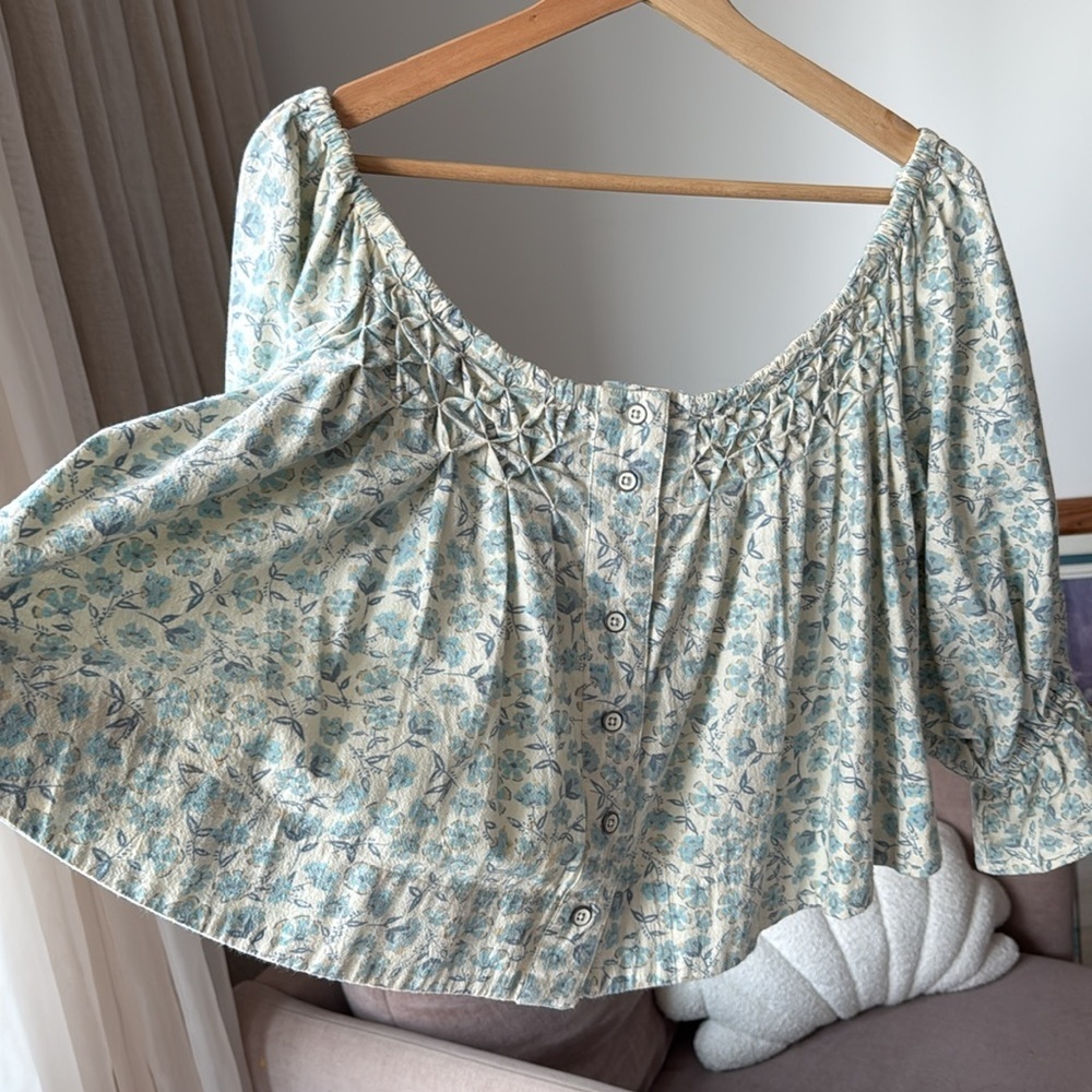 Free People James Off The Shoulder Smock Crop Top in light blue floral print.S - Picture 7 of 10